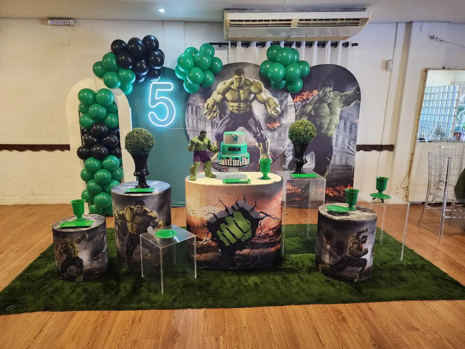 Decoração de festa infantil do Hulk